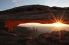 USA - Canyonlands NP - Sonnenaufgang am Mesa Arch